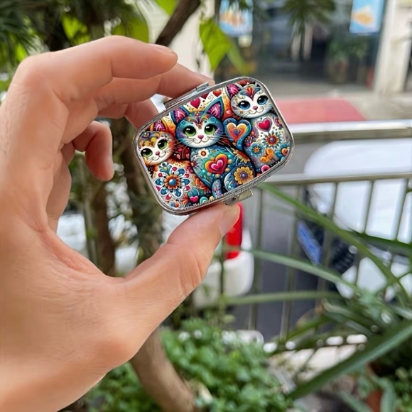Folk Art Cat Animal Inspired Pill Organizer 2-Compartment Compact Pill Case New - Picture 8 of 9
